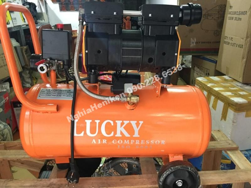 May Nen Khi Lucky 30 Lit Nghiaheniken.jpg May Nen Khi Lucky 30 Lit Nghiaheniken.jpg
