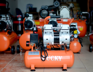 Máy nén khí Lucky mini 9L dòng không dầu