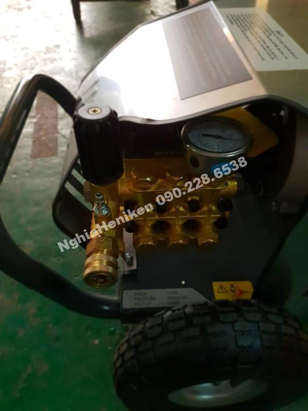 Dau May Rua Xe Lutian 5.5 Kw 3200 Psi Dau May Rua Xe Lutian 5.5 Kw 3200 Psi