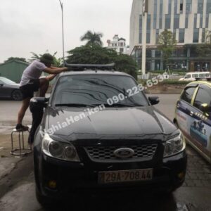 Gia Noc Ford Escap
