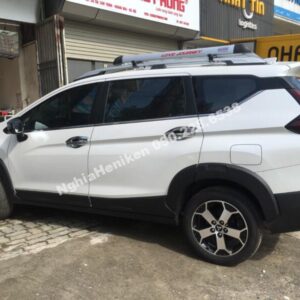 Gia Noc Xe Xpander Cross