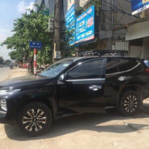 Ảnh thật giá nóc Pajero Sport lắp tại cửa hàng Nghĩa Heniken